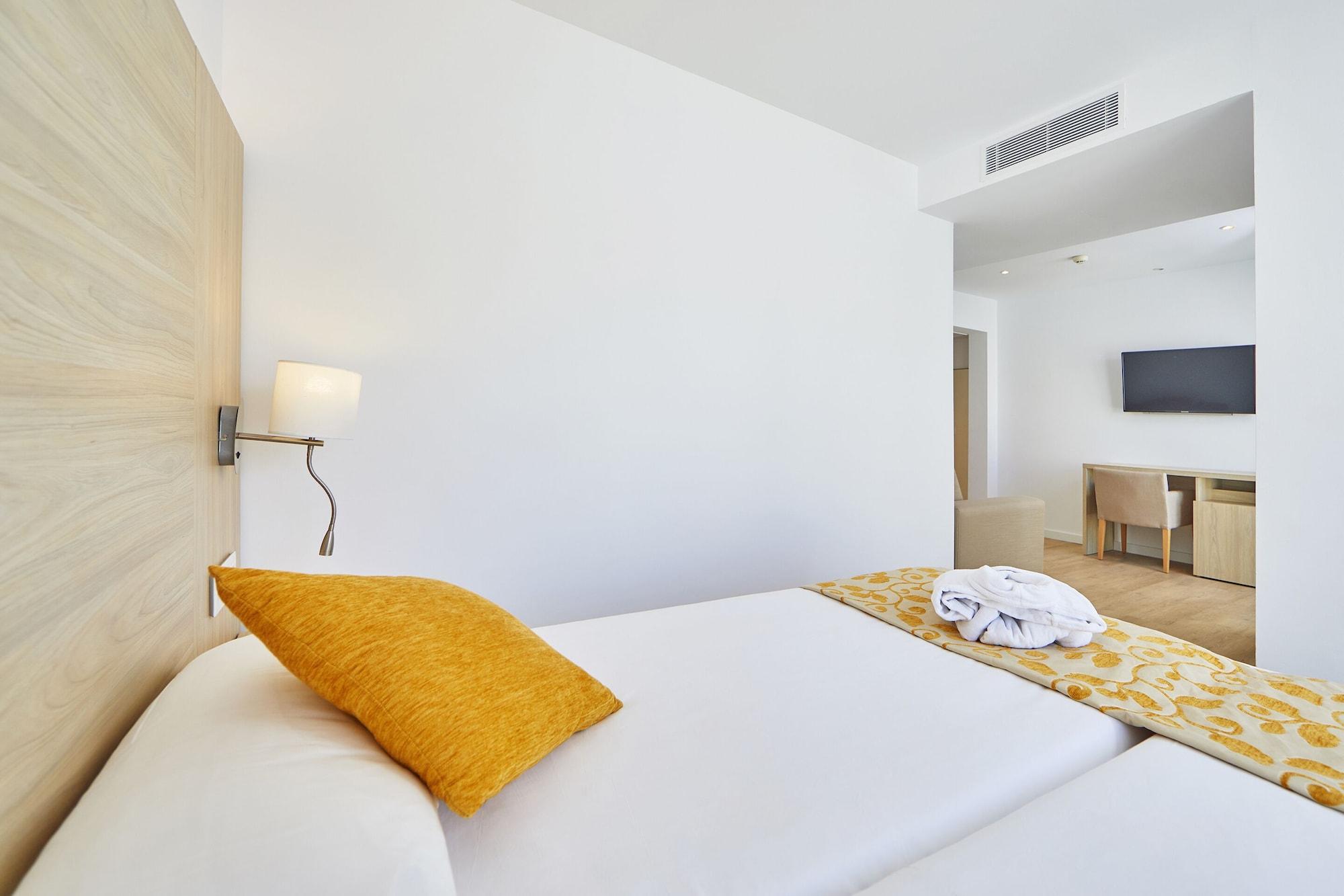 Hotel Ilusion Moreyo - Adults Only Кала-Бона Екстер'єр фото